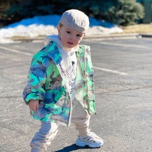 Jacket for tolder new